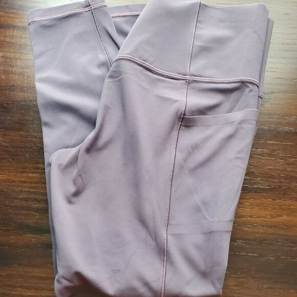 Cutie Lavender Salutation Stash 7/8 Tight Leggings -M - Picture 5 of 5